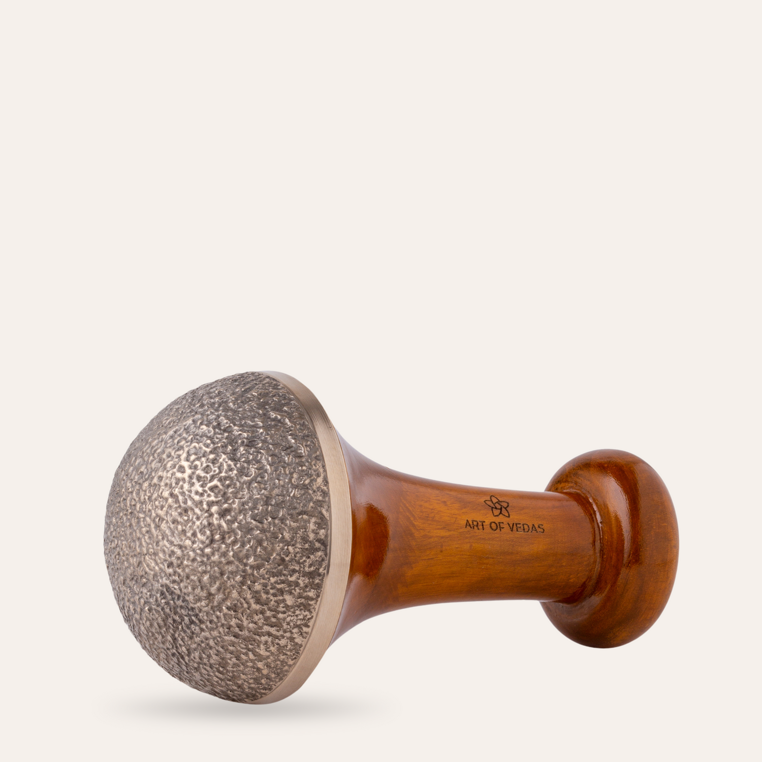 <tc>Kansa</tc> Varita Vatki: ideal para masajes de pies y cuerpo
